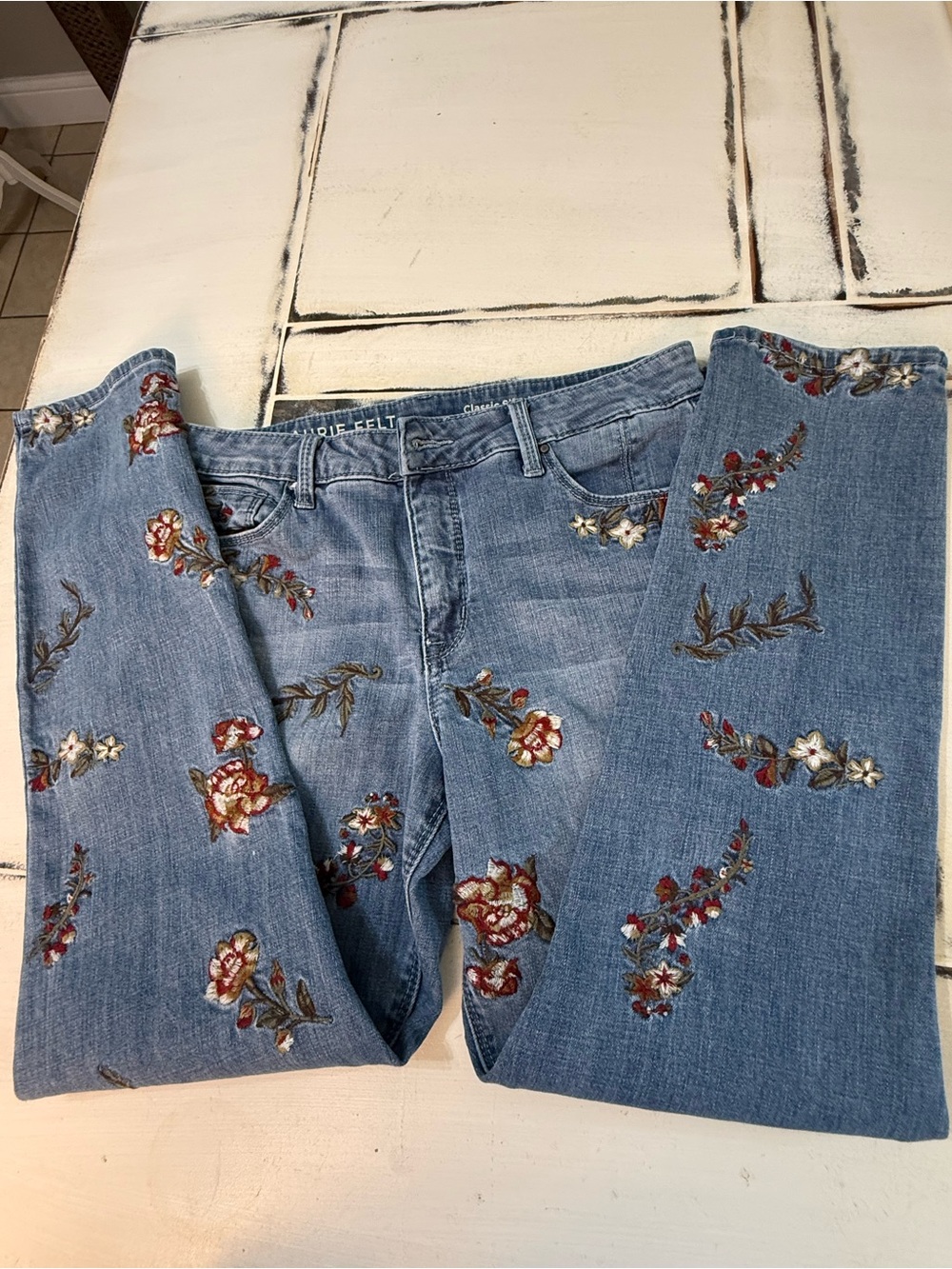 Laurie Felt Los Angeles Classic Slim Leg Embroidered Jeans – Size 8 - Picture 4 of 13